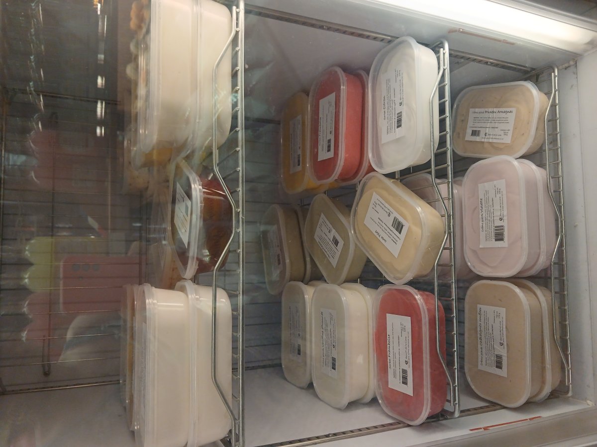 Glaces ARTISANALES "BENOIT DE LA LUNE"